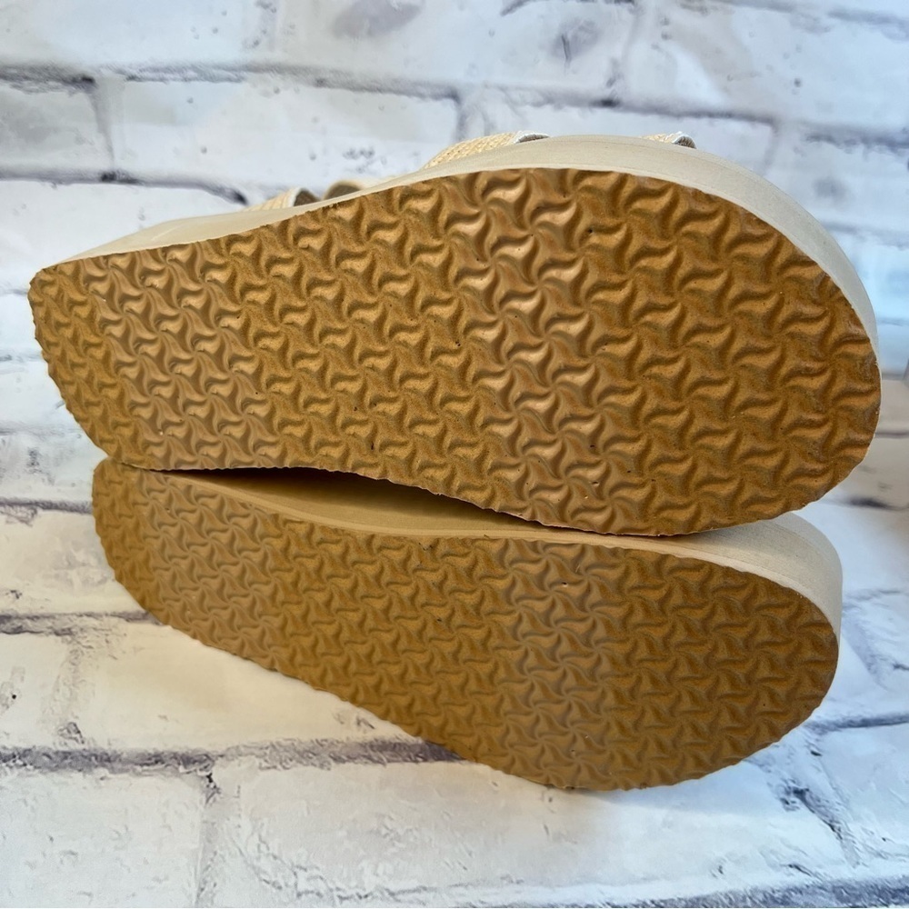 NWT XOXO woman’s Bill foam platform with stretch woven straps size 8.5 - Picture 11 of 11
